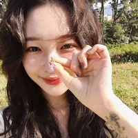 พลอยใส