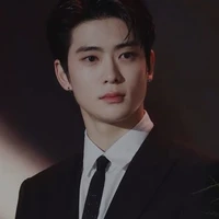 •jung jihyun(anak pengusaha berlian)
