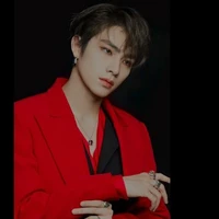 •lie xiao jun•(anak pemilik resto lama)