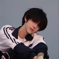 เมษ"เพื่อนพระเอก+นายรอง"