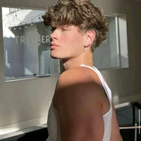 CRISTOPHER D