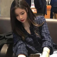 มิ้นท์ ( แฟนเก่า นอ.+นางร้าย)