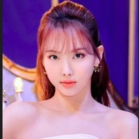 Im Nayeon