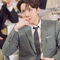 Jung Hoseok-33 years (ALPHA)