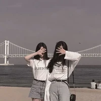 นักเรียน  ญ