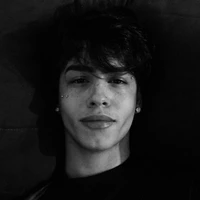 Tomas Martinez-18 años-