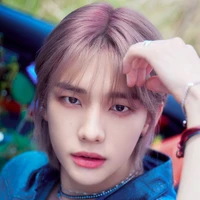 HWANG HYUNJIN