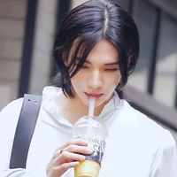 คิม [พระเอก]😴😒
