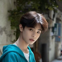 เดือน(นายเอก)