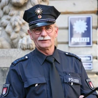 Policia