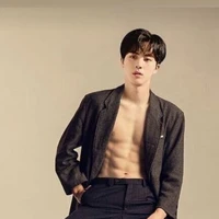 Jin ▪︎ Amigo do jungkook ▪︎