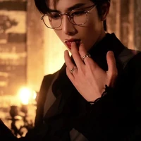 คลื่น(พระเอก+เพื่อนพระเอก)