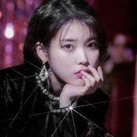 IU (Jk ki bestie)