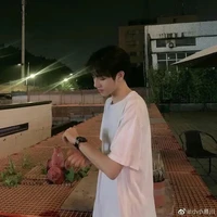 วิน(มือซ้าย พ.อ)