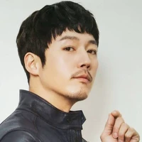พ่อ(นางเอก)