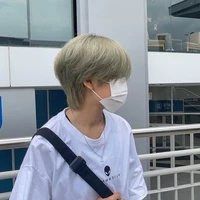 อเล็กซ์(พระเอก)