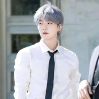 min yoongi (suga)