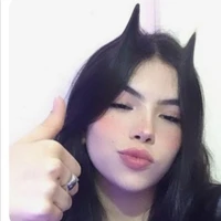 Laís (amiga de alicia)toco bateria