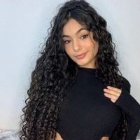 Andressa (amiga de alicia) toco violão