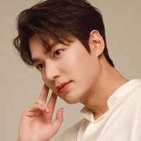lee min hoo / Angel king