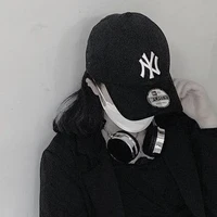 แพรว(พี่สาวนางเอก)