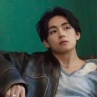 ✦𝐊𝐢𝐦 𝐓𝐚𝐞𝐡𝐲𝐮𝐧𝐠 ✦