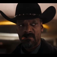 สนูปด๊อก(อาจารย์พระเอกและนักล่าแวมไพร์)