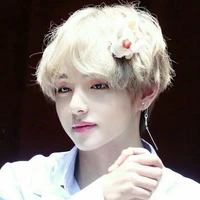 Kim Taehyung. (Servo de Jimin)