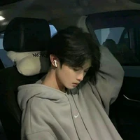 แบงค์(เพื่อนนายเอก+ชะนีแย่งผัว)
