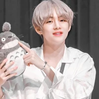 taehyung *omega puro (16 años)*