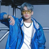 jungkook *alfa dominante (29 años)*