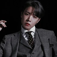 jhope *alfa dominante (26 años)*