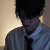 เฉิงเสี่ยวฟาง (พระเอก)