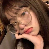 แพรไหม(ตอนใส่แว่น)