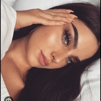 Francia Moreno Fernández (hermana mayor)