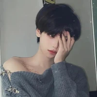 อมยิ้ม//นายเอก