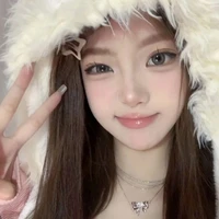 นาโอมิ(หัวหน้าห้อง)