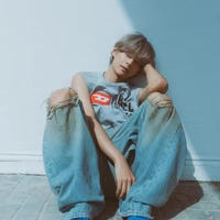 v