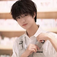 ม่อน/เพื่อนร่วมงาน
