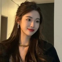 แพรว(พี่สาวนายเอก)