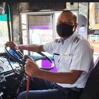 คนขับรถบัส(รถรับส่งนักเรียน)