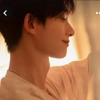เบส[นายเอก+พ่อของเเฝดทั้ง3]