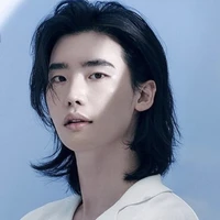 Lee Jong-Suk 