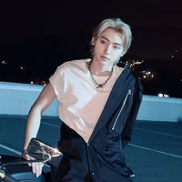 Sunghoon_Escort