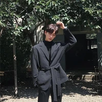 จอม