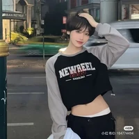 ม่อน(นางเอก)