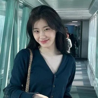 Queen Amora Vellysia