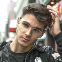 William (27 años, príncipe heredero)