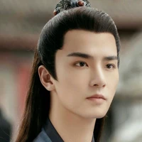 เพิ่งเย่อวิ๋น(พระเอก)