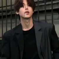โครม // พี่นายเอก